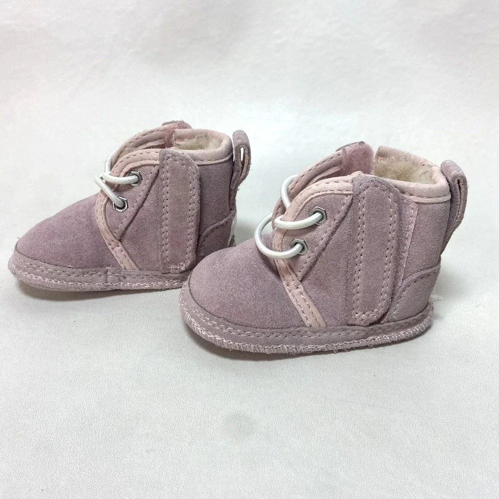 Uggs Neumel‎ Baby Pink Girls Suede Toddler Boots Size 0/1 3-6 Months Booties